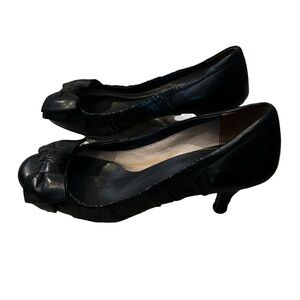 Prada Black Leather Bow Front Ruched Side Detail Classic Closet Staple 7 Pumps.